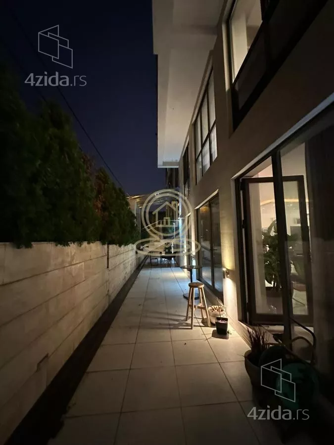 Lokal | 4zida