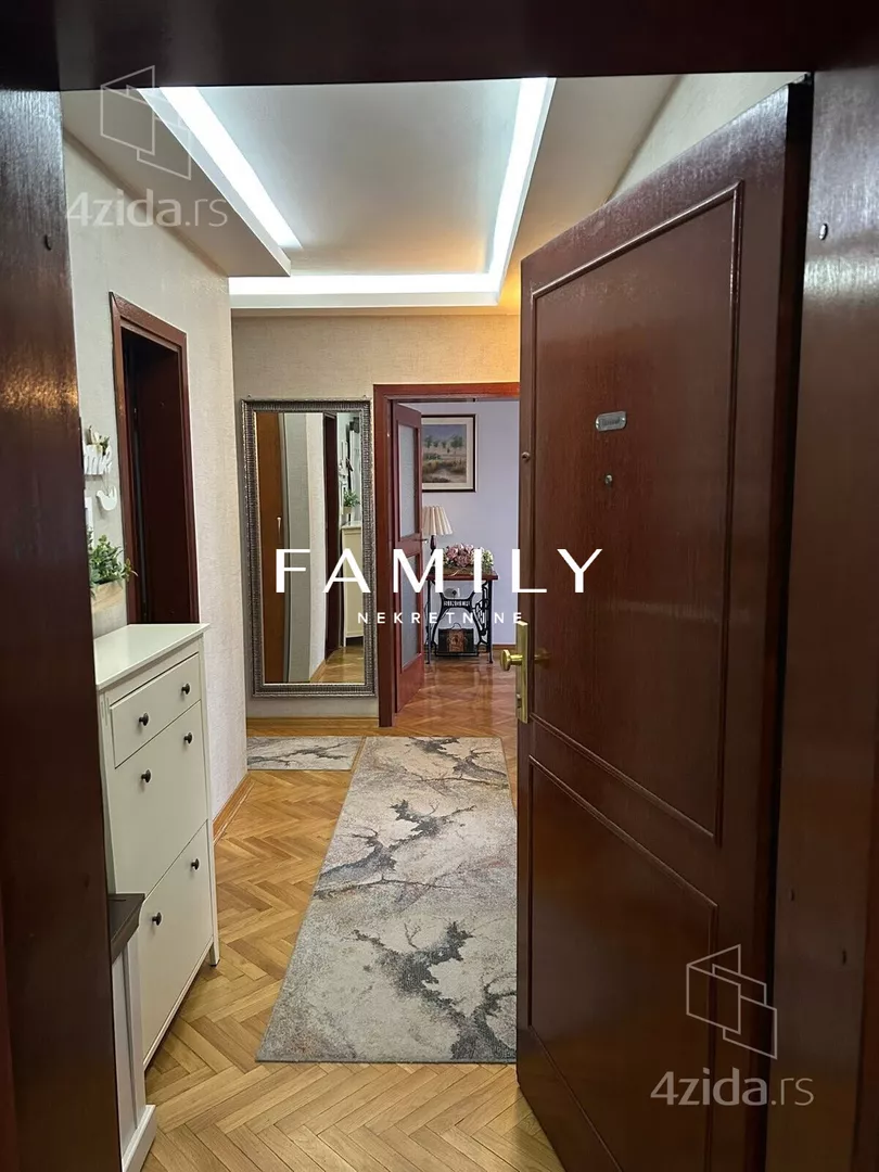 Troiposoban stan | 4zida