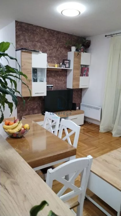 Surčinska | 4zida.rs