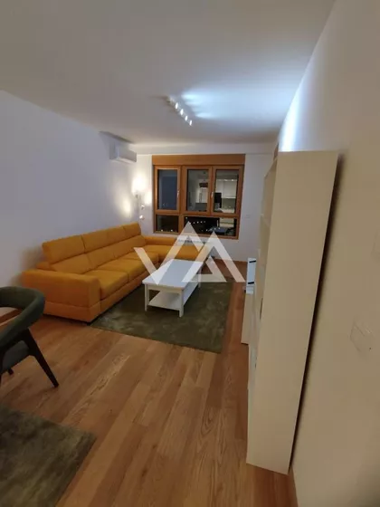 Tadije Sondermajera | 4zida.rs