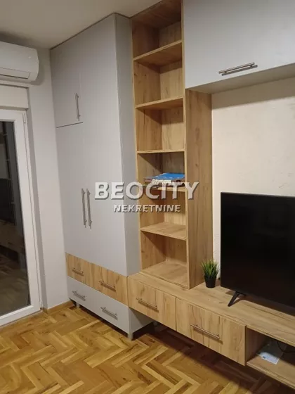 Pavla Papa | 4zida.rs