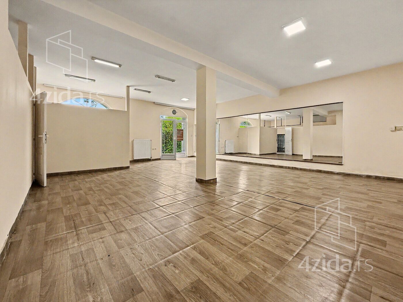 Коммерческое помещение в аренду, Центр, 600€, 80m² — фото