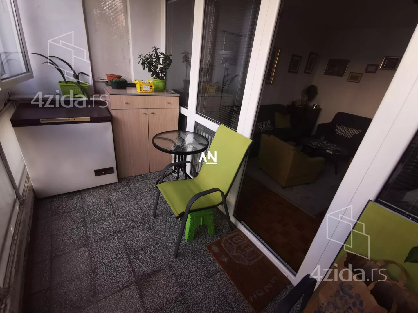 Jednoiposoban stan | 4zida
