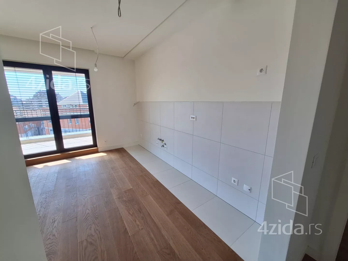 Petosoban stan | 4zida