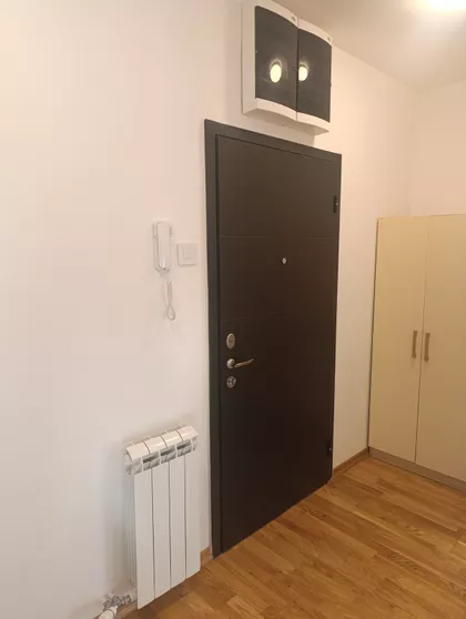 Dva Bela Goluba 14 | 4zida.rs