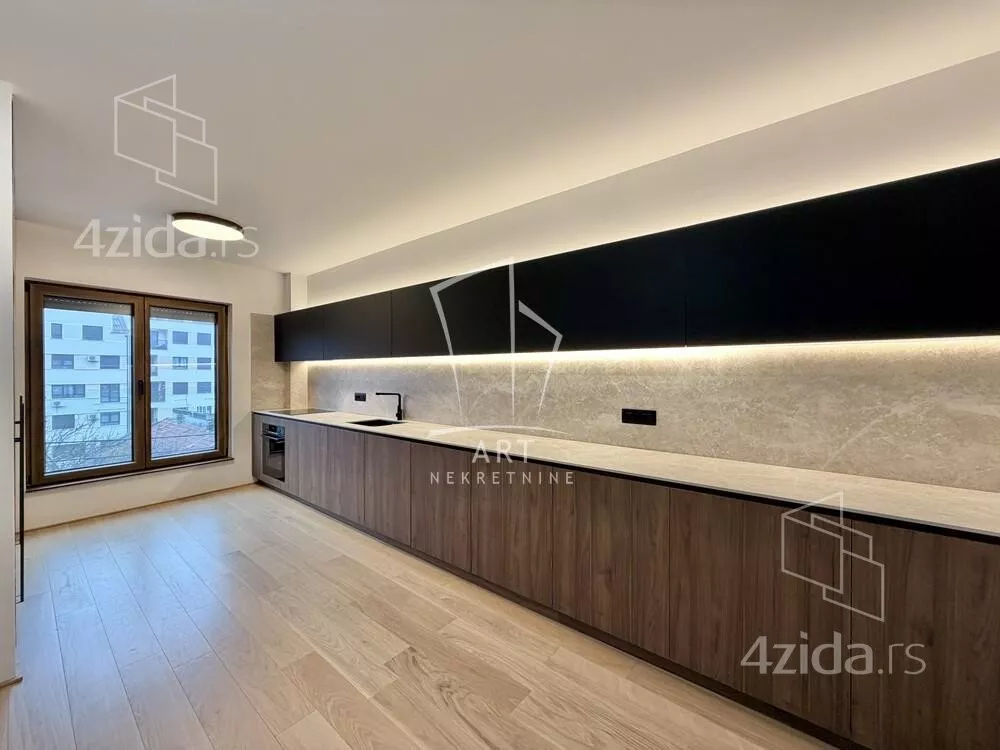 Petosoban stan | 4zida