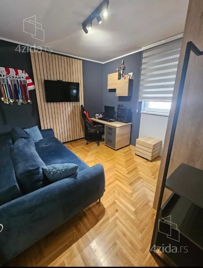 Petosoban stan | 4zida