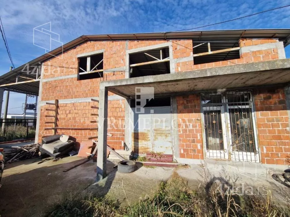 Poslovna zgrada | 4zida