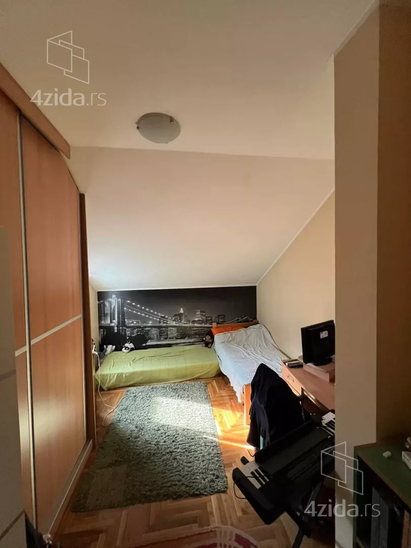 Troiposoban stan | 4zida
