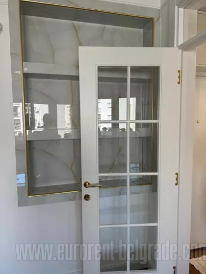 CRVENI KRST | 4zida.rs