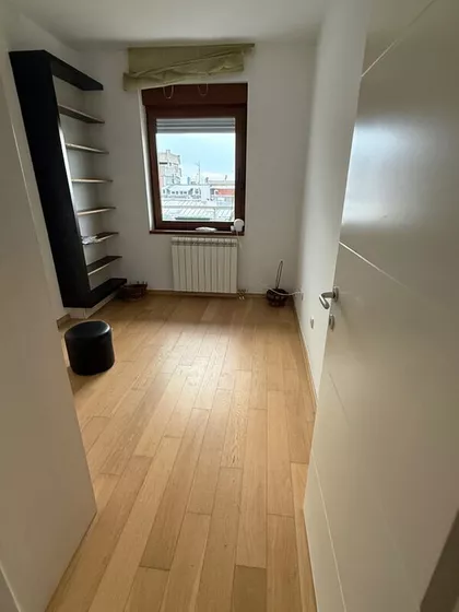 Crveni Krst Vračar | 4zida.rs
