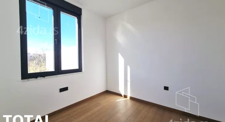 Četvoroiposoban stan | 4zida