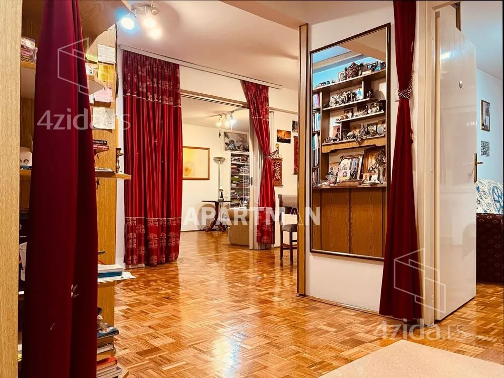 Troiposoban stan | 4zida