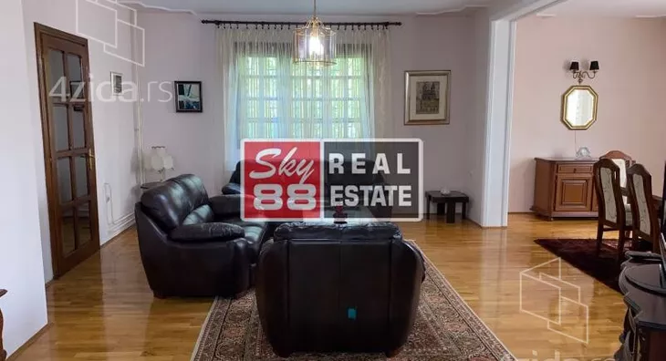 Šestosoban stan | 4zida