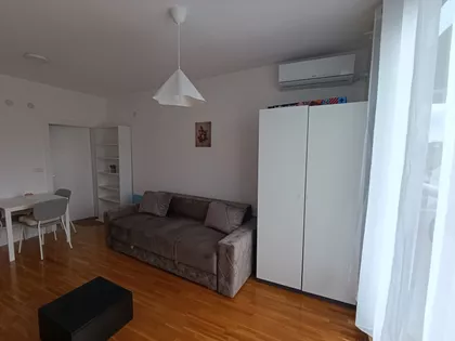 Pećska 1 b | 4zida.rs