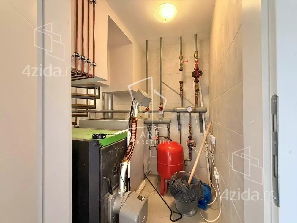 Petoiposoban stan | 4zida