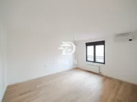 Sedmosoban stan | 4zida