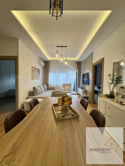 Stari Banovci | 4zida.rs