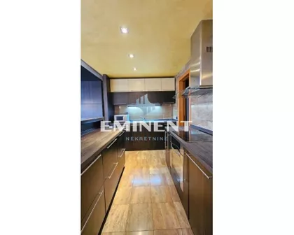 Patrijarha Varnave | 4zida.rs