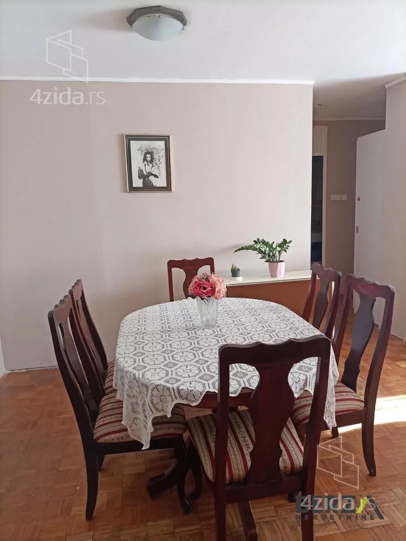 Troiposoban stan | 4zida