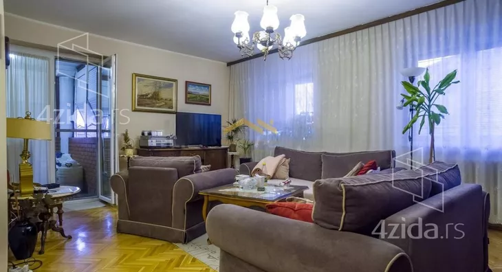 Troiposoban stan | 4zida