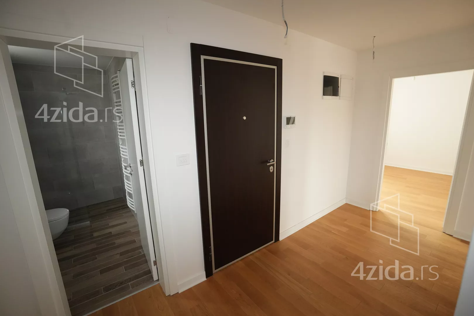 Petosoban stan | 4zida