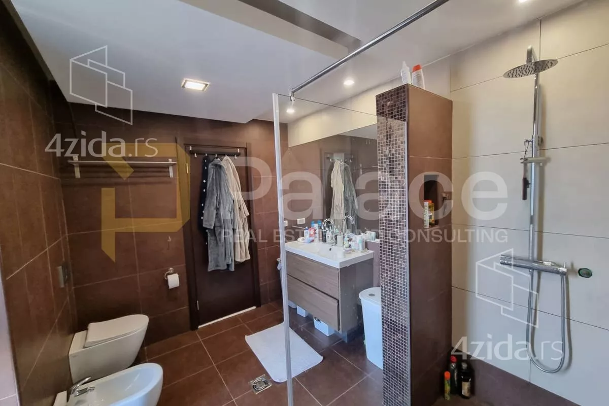 Petosoban stan | 4zida