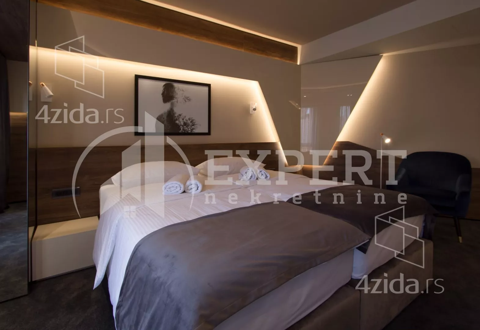 Lokal | 4zida