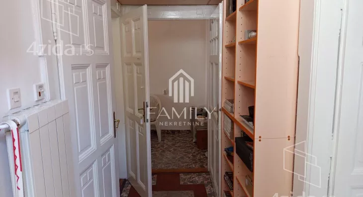 Četvoroiposoban stan | 4zida