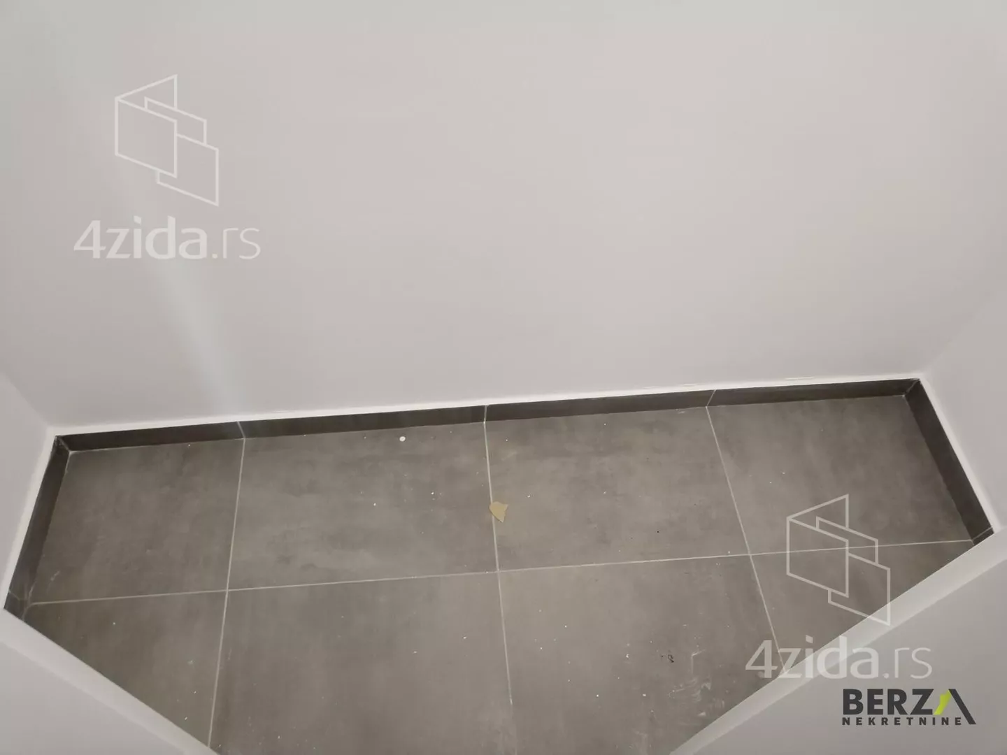 Četvoroiposoban stan | 4zida