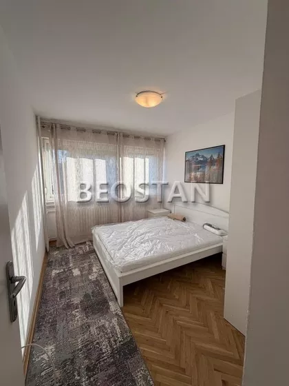 Dzona Kenedija | 4zida.rs