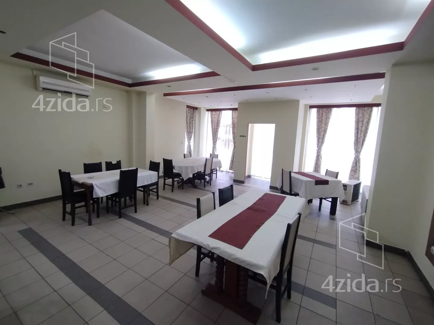 Lokal | 4zida