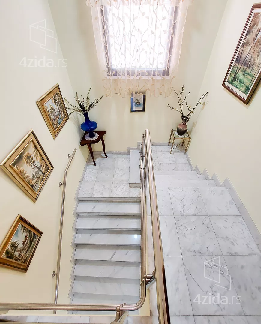 5-etažna kuća | 4zida