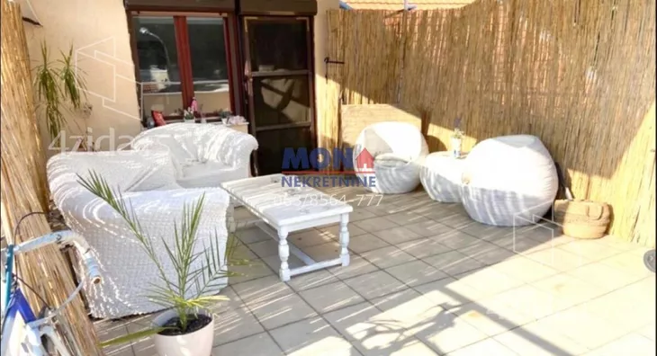 Šestosoban stan | 4zida