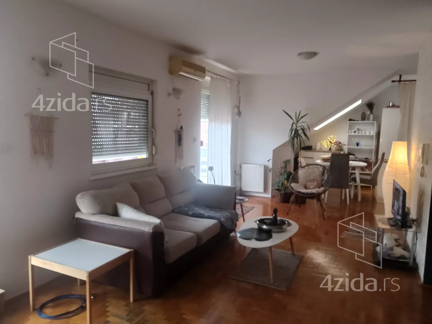 Troiposoban stan | 4zida