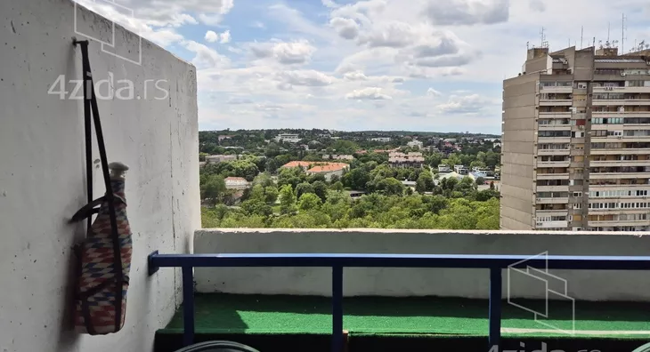 Četvoroiposoban stan | 4zida