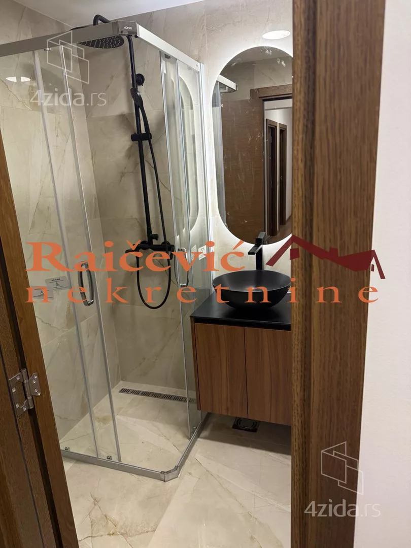 Petosoban stan | 4zida