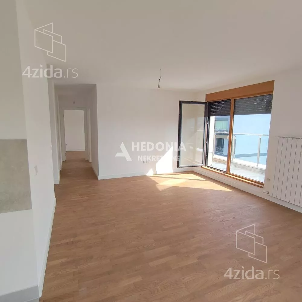 Četvoroiposoban stan | 4zida