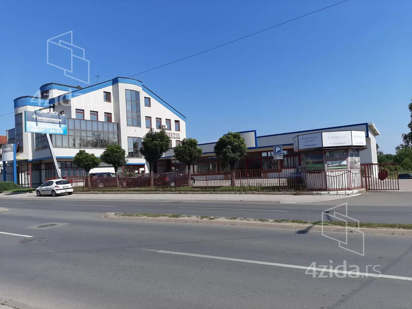 Poslovna zgrada | 4zida