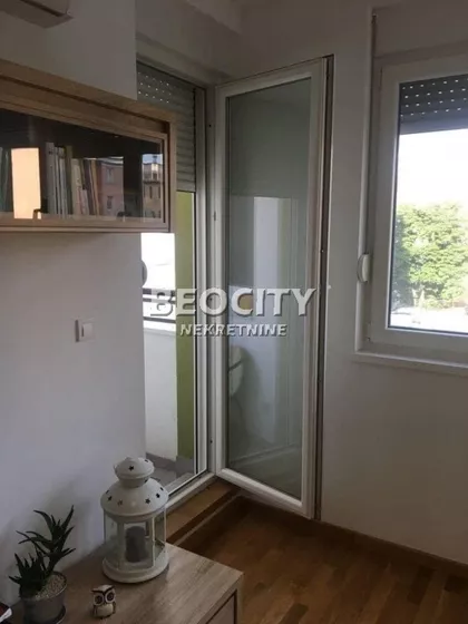 Šumadijska | 4zida.rs