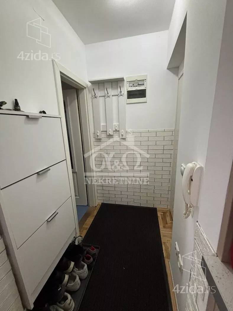 Četvoroiposoban stan | 4zida