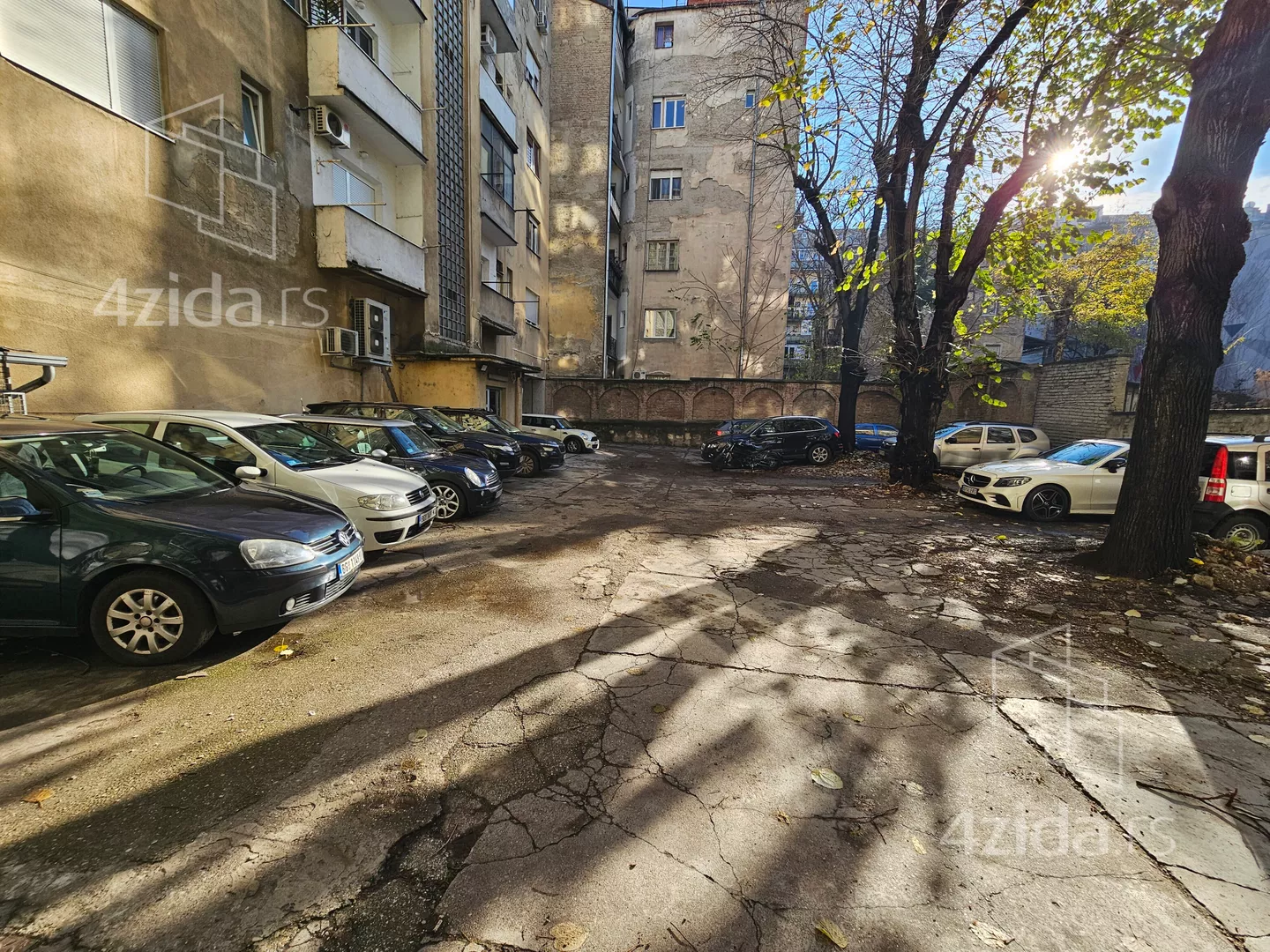 Troiposoban stan | 4zida