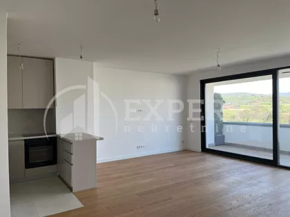 Janisa Janulisa | 4zida.rs