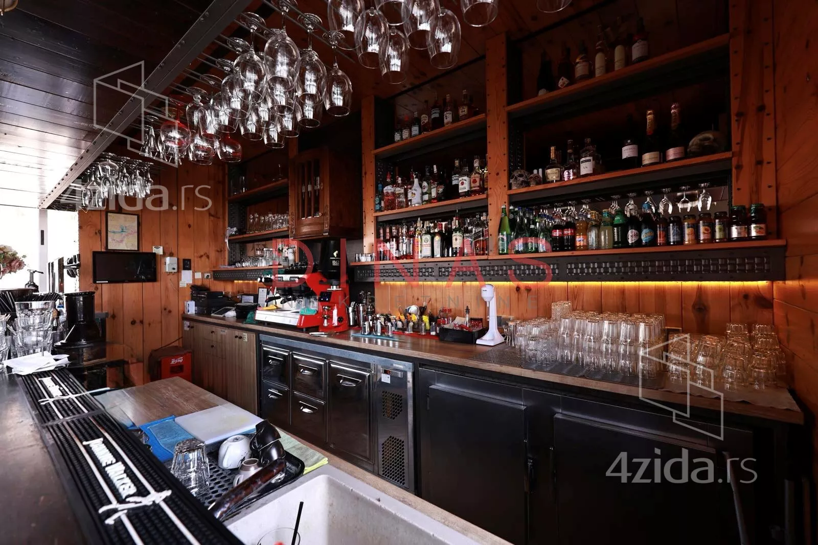 Poslovni prostor | 4zida