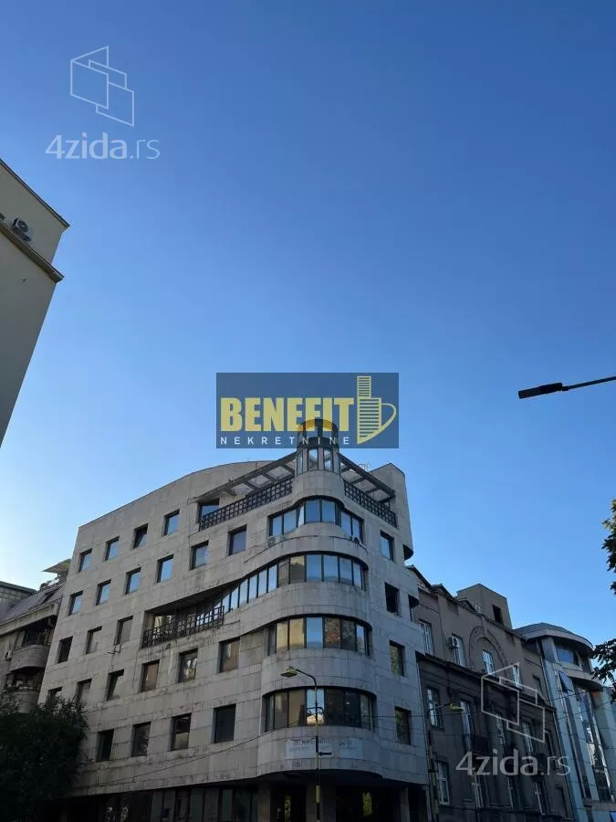 Poslovna zgrada | 4zida