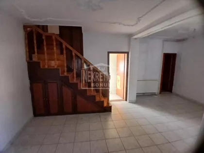 Mali Radanovac | 4zida.rs