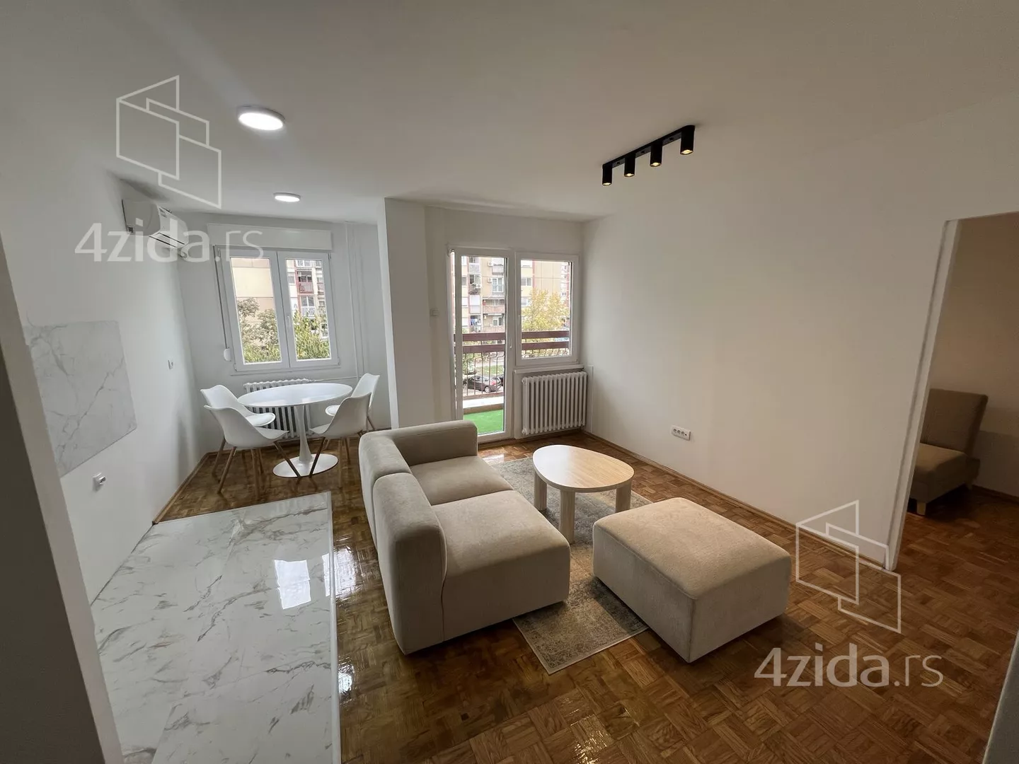 Dvoiposoban stan | 4zida