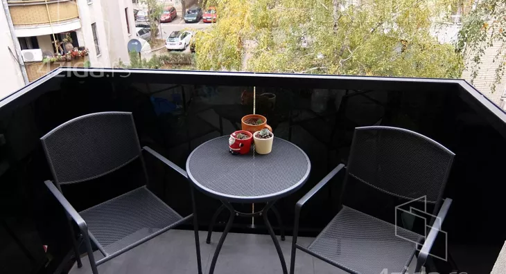 Petosoban stan | 4zida