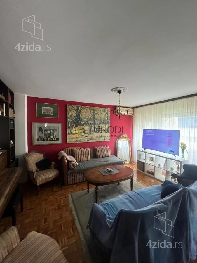 Troiposoban stan | 4zida