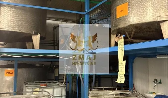 Poslovna zgrada | 4zida